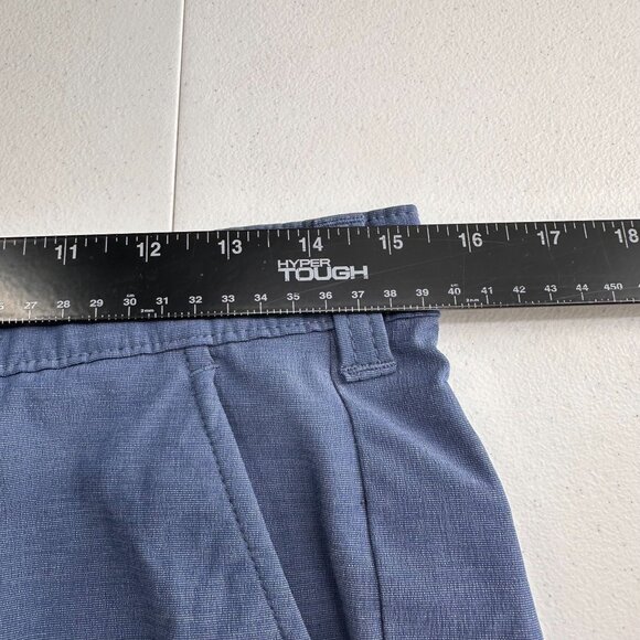 Izod Golf Mens Straight Fit Blue Shorts Size 30 Recycled Polyester Blend Chino - Picture 4 of 8